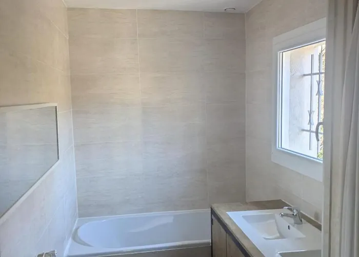 Maison De Famille Piscine Jacuzzi 10 P * Lissieu